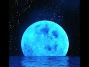 Visualize the silhouette of this moon between your hands